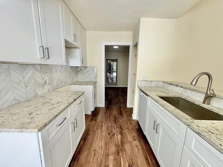 5806 Misty Gln — Photo 11