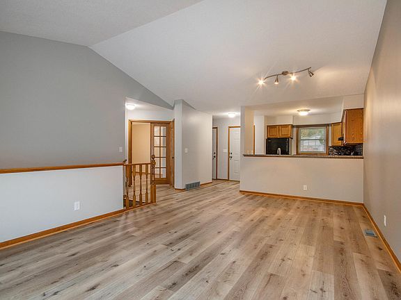 3rd image of 99 Skyline Cir NW