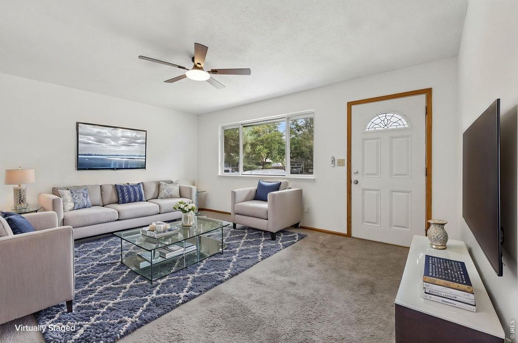 906 Foothills Ct