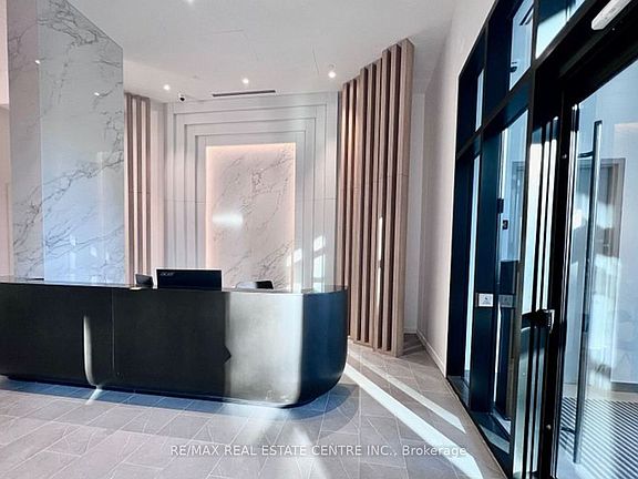 3rd image of 3009 Novar Rd #727