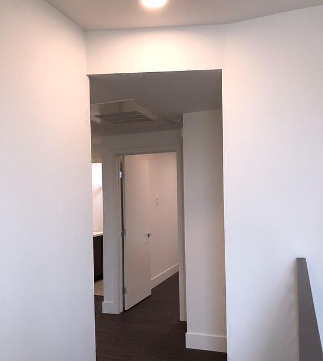 1st image of 14247 Delano St #104