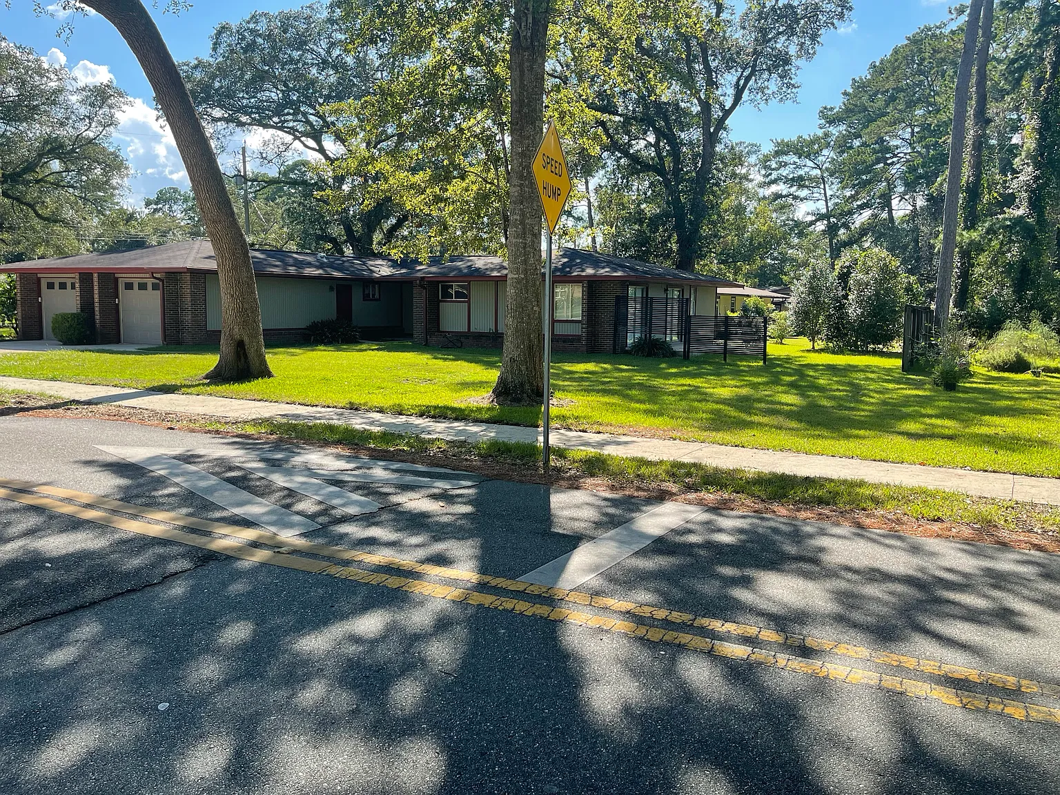 3 bed, $2,500 — Photo 2