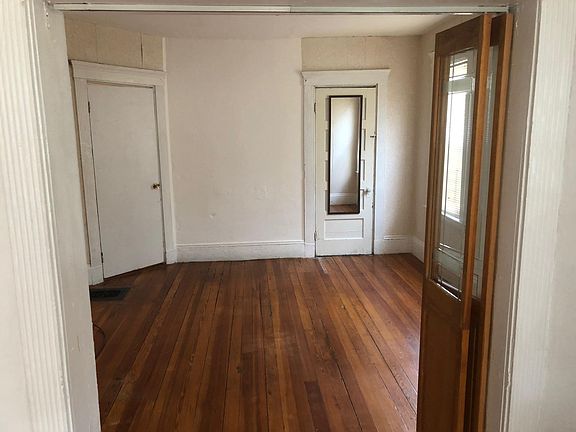 Entrance to bedroom 1