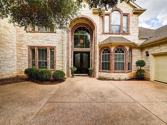 2nd image of 1934 Savannah Dr