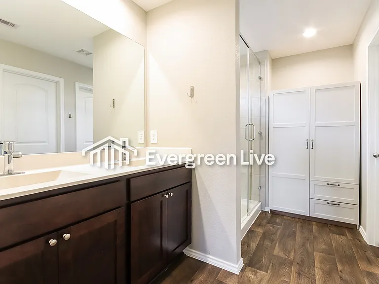 9885 Glen Brook Ln — Photo 8