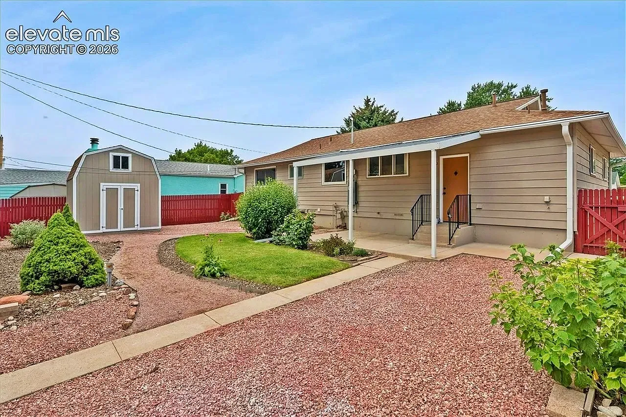 4 bed, 1300 sqft, $2,500 — Photo 3