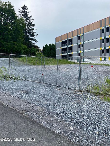 4th image of 142 Henry Street LOT 1