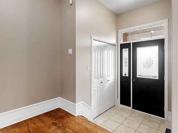 5th image of 731 Rolling River Cres #1