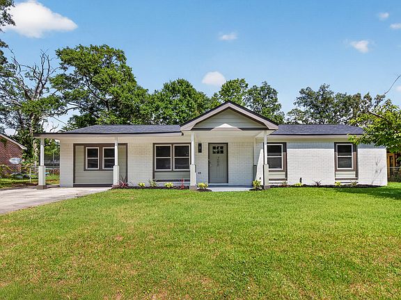 2nd image of 208 Mary Scott Dr