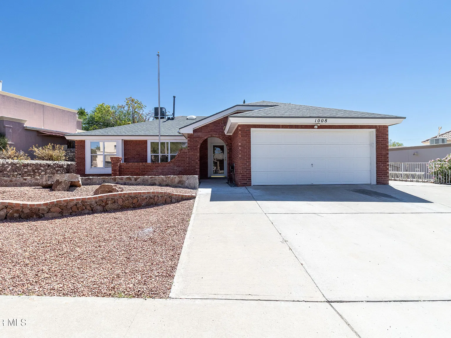 4 bed, 2.0 bath, 1541 sqft, $1,995 — Photo 2
