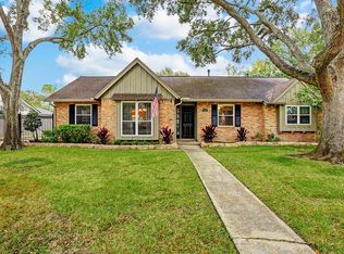 7914 Burning Hills Dr, Houston, TX 77071