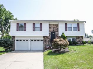 296 Halidonhill Ln, Cincinnati, OH 45238