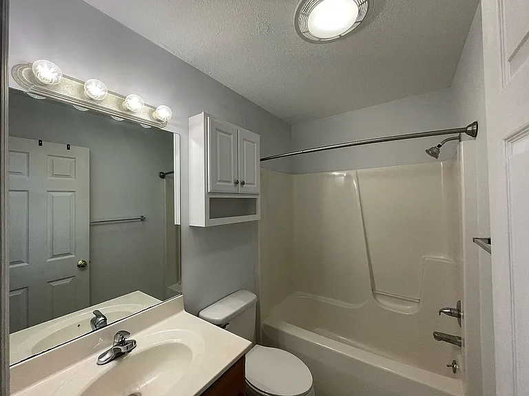 2302 N Prairie St — Photo 11