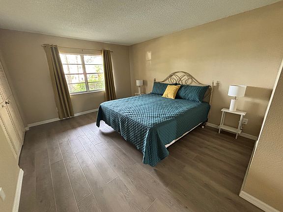 4th image of 7041 W Country Club Dr N #124