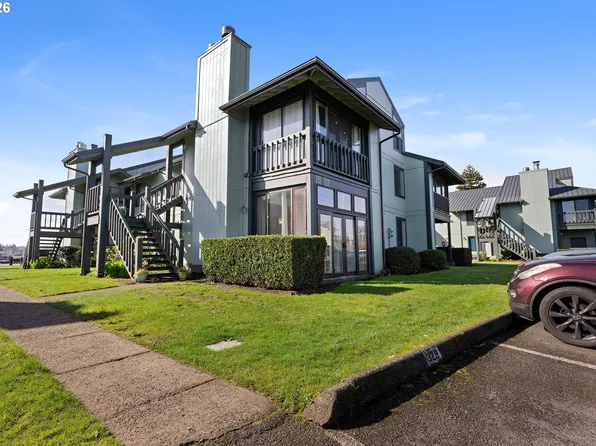 320 NE Skipanon Dr, Warrenton, OR 97146