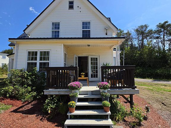 2nd image of 212 Brook Rd