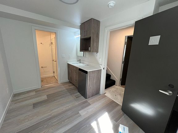 5th image of 4741 18th Ave NE #5