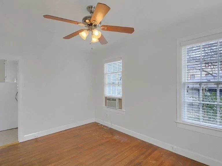 3211 Tom Green St — Photo 7
