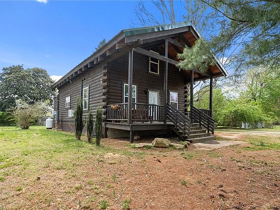 2nd image of 256 Bear Rd
