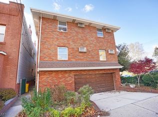 174 6th St, Fairview, NJ 07022