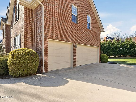 4th image of 8305 Harbor Cove Dr