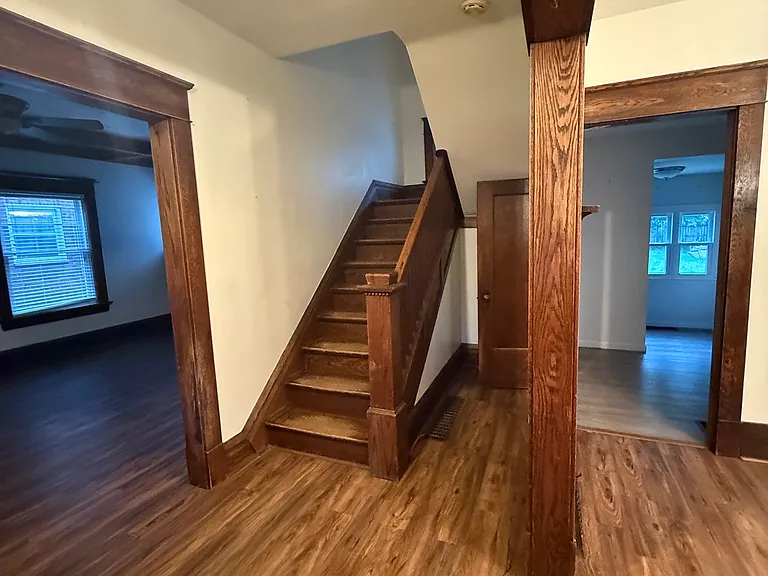 333 Laurel Blvd — Photo 3