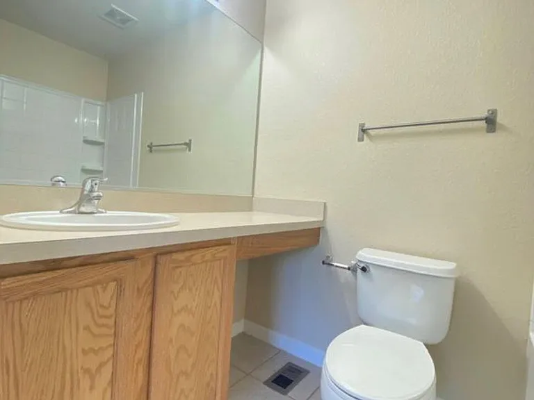 4430 SW 49th Ave — Photo 18
