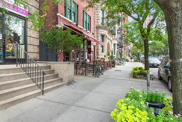 Rented by Douglas Elliman | media 15