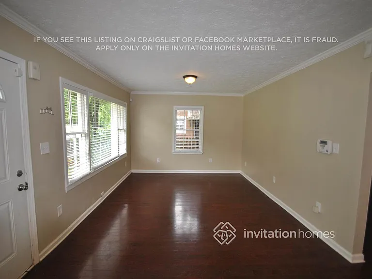 692 Quillian Ave — Photo 2