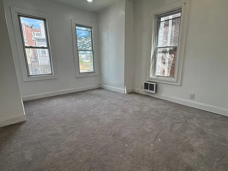4133 Pennsgrove St — Photo 23