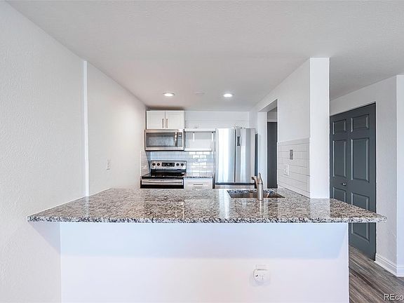 4th image of 1125 Washington Street #503