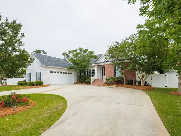 3699 Arbor Run Dr, Valdosta, GA 31605