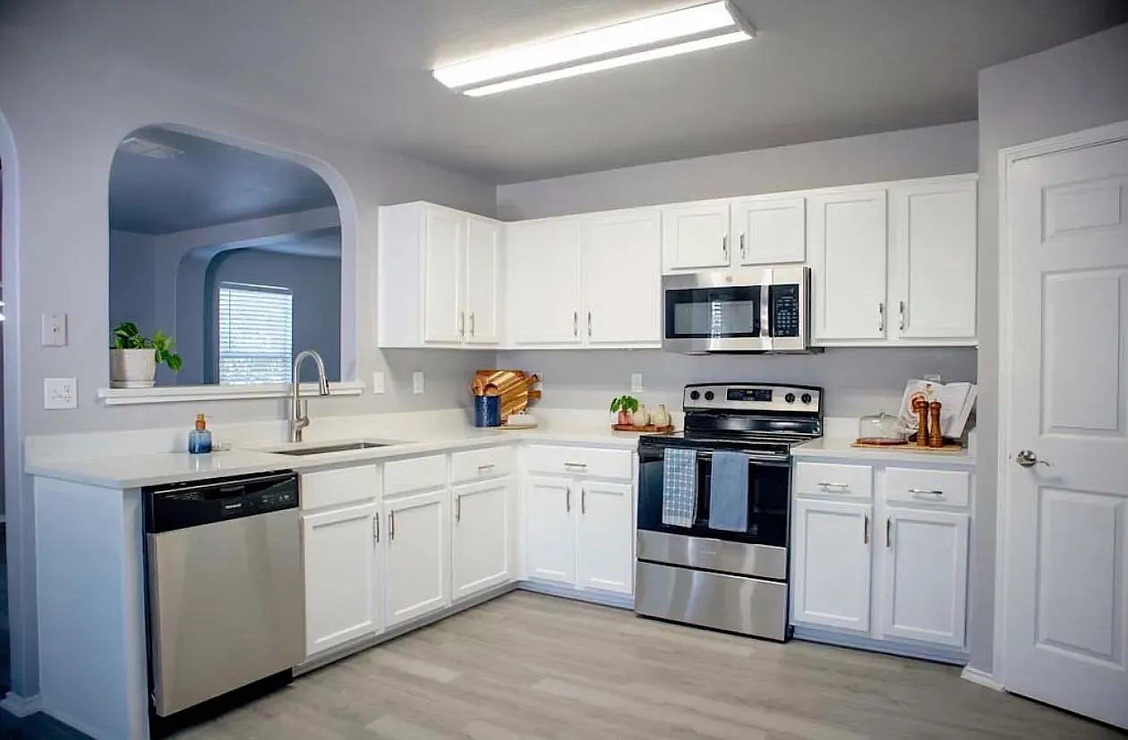 3 bed, 2.5 bath, 2279 sqft, $1,900 — Photo 4