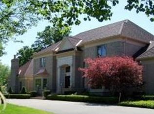 17900 S Hillcliff Dr, Northville, MI 48168