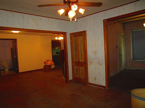 2nd image of 206 Allison St