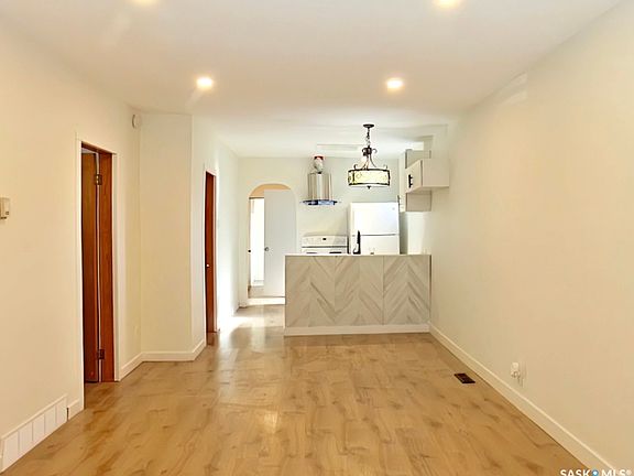 5th image of 651 Queen Street