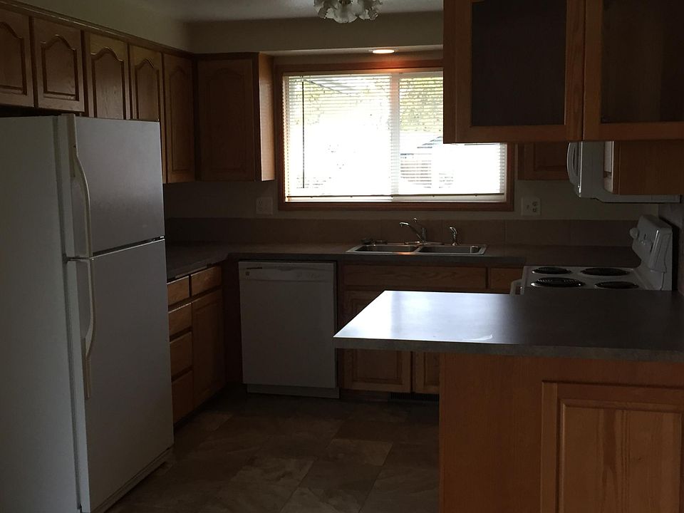 2nd image of 447 S 32nd St