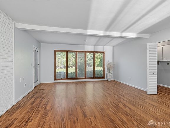 5th image of 2215 S Linda Dr
