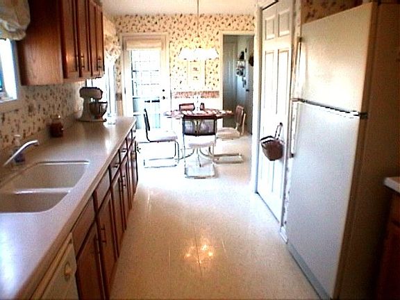 5th image of 1614 E Clayton Ct