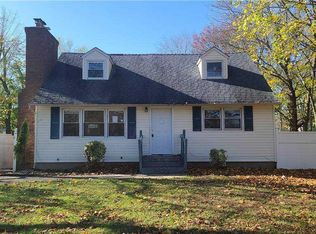 141 Stanley Dr, Centereach, NY 11720
