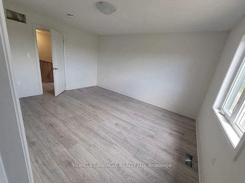 3 bed, $2,350 — Photo 4