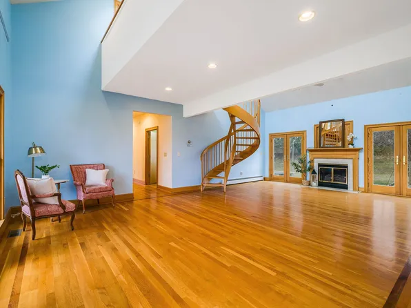 96 Shalom Rd, Waynesboro, VA 22980