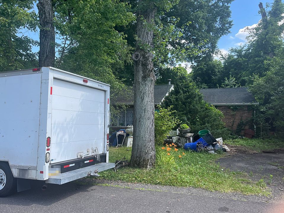 1st image of 800 Magnolia Ave