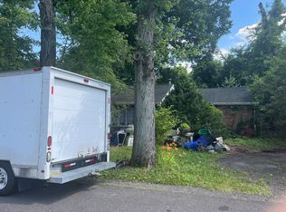800 Magnolia Ave, Croydon, PA 19021