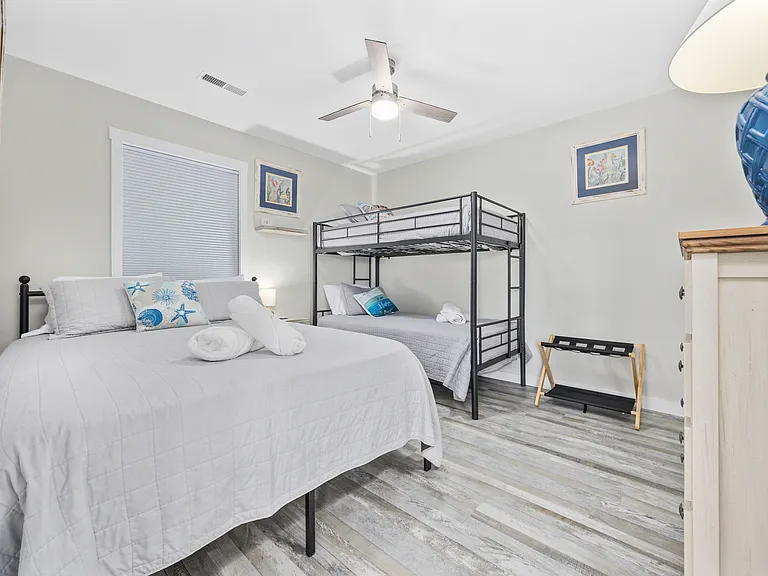 1505 Hillside Dr S #7 — Photo 16