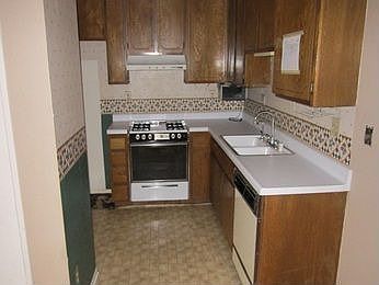 2nd image of 1446 E Bell Ave