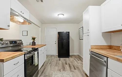 2720 SW 74th St Photo 1