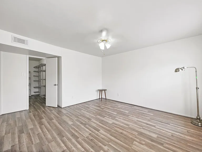361 N Post Oak Ln #231 — Photo 20