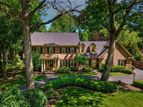 8585 Hunters Trl SE, Warren, OH 44484