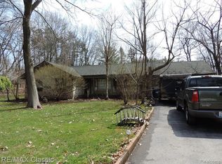 510 Sleepy Holw, Milford, MI 48381